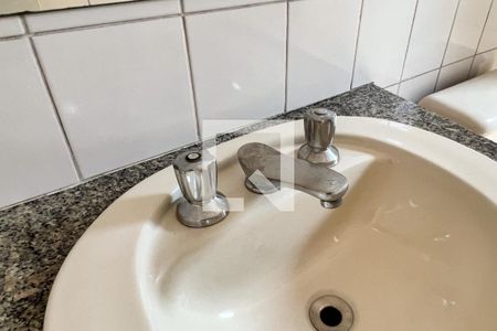 Apartamento para alugar com 77m², 2 quartos e 1 vagaBanheiro