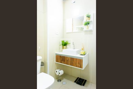 Banheiro de apartamento para alugar com 2 quartos, 76m² em Vila Oratório, São Paulo