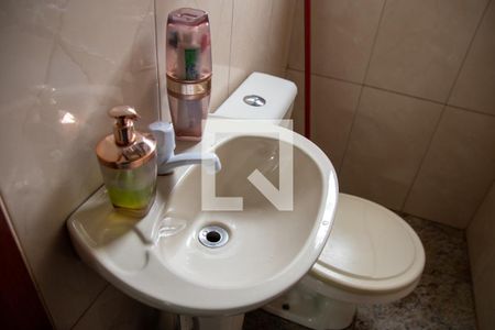 Banheiro de casa à venda com 1 quarto, 300m² em Parque Edu Chaves, São Paulo