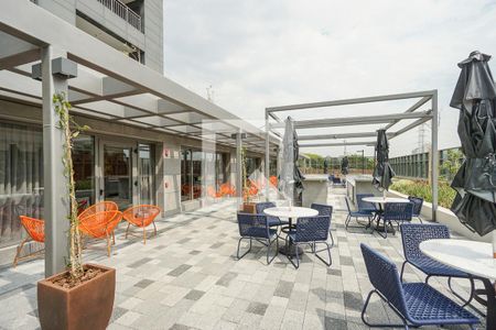 Studio para alugar com 37m², 1 quarto e 1 vaga Studio para alugar com 37m², 1 quarto e 1 vagaÁrea externa do salão de festas