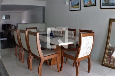 Sala de casa de condomínio à venda com 5 quartos, 490m² em Taquara, Rio de Janeiro