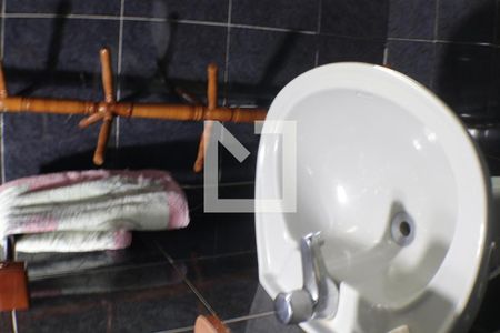 Casa de condomínio à venda com 490m², 5 quartos e 3 vagasBanheiro do Quarto 2