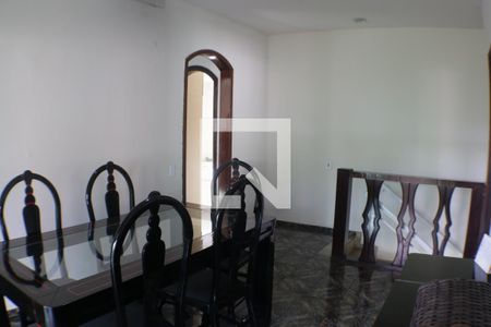 Casa de condomínio à venda com 490m², 5 quartos e 3 vagasHall social