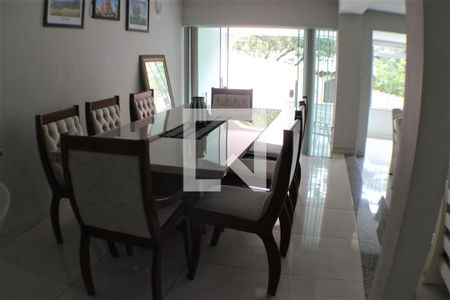 Sala de casa de condomínio à venda com 5 quartos, 490m² em Taquara, Rio de Janeiro