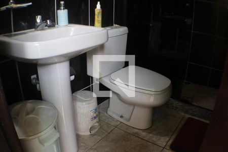 Casa de condomínio à venda com 490m², 5 quartos e 3 vagasBanheiro do Quarto 5