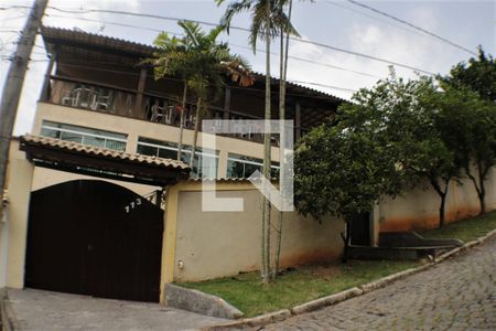 Casa de condomínio à venda com 490m², 5 quartos e 3 vagasFachada