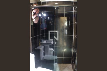 Casa de condomínio à venda com 490m², 5 quartos e 3 vagasBanheiro do Quarto 5