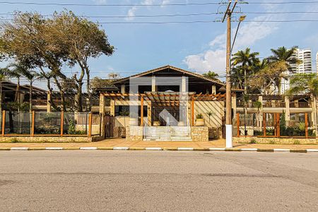 Apartamento para alugar com 124m², 3 quartos e 2 vagas Apartamento para alugar com 124m², 3 quartos e 2 vagasFachada do Condomínio