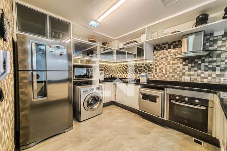 Apartamento para alugar com 124m², 3 quartos e 2 vagas Apartamento para alugar com 124m², 3 quartos e 2 vagasCozinha