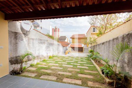 Casa à venda com 200m², 2 quartos e 3 vagas Casa à venda com 200m², 2 quartos e 3 vagasQuintal