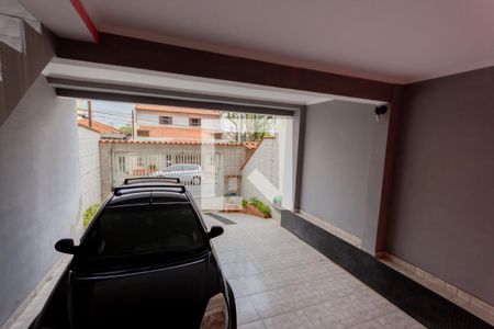 Casa à venda com 200m², 2 quartos e 3 vagas Casa à venda com 200m², 2 quartos e 3 vagasGaragem