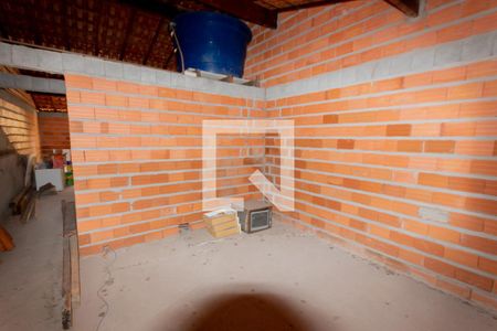 Casa à venda com 200m², 2 quartos e 3 vagas Casa à venda com 200m², 2 quartos e 3 vagasEdícula