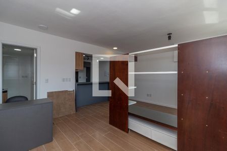 Sala / Cozinha / Quarto de kitnet/studio à venda com 1 quarto, 41m² em Auxiliadora, Porto Alegre