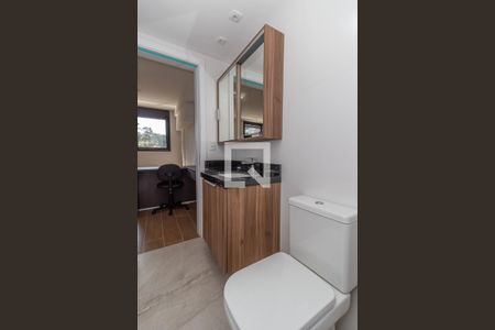 Banheiro de kitnet/studio à venda com 1 quarto, 41m² em Auxiliadora, Porto Alegre