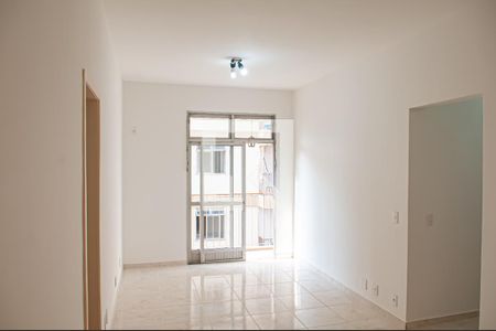sala de apartamento para alugar com 2 quartos, 79m² em Pechincha, Rio de Janeiro