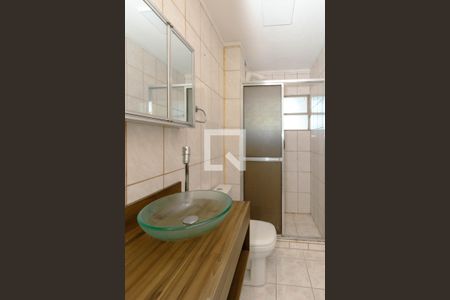 Banheiro de apartamento à venda com 1 quarto, 41m² em Partenon, Porto Alegre