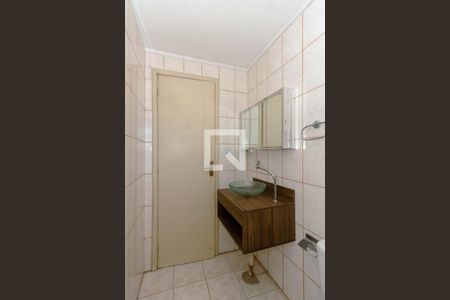 Banheiro de apartamento à venda com 1 quarto, 41m² em Partenon, Porto Alegre