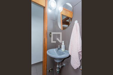 Lavabo de casa à venda com 3 quartos, 170m² em Parque Maria Domitila, São Paulo
