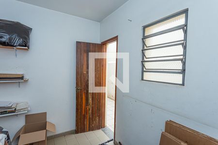 Quarto de Serviço de casa para alugar com 3 quartos, 170m² em Parque Maria Domitila, São Paulo