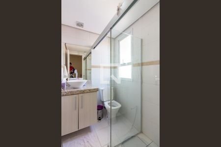 Banheiro  de apartamento à venda com 2 quartos, 58m² em Vila Osasco, Osasco