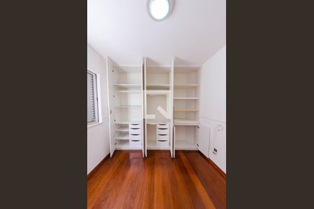 Apartamento para alugar com 280m², 4 quartos e 4 vagas Apartamento para alugar com 280m², 4 quartos e 4 vagasQuarto 2