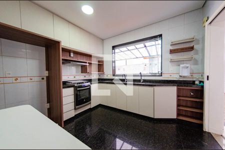 Apartamento para alugar com 280m², 4 quartos e 4 vagas Apartamento para alugar com 280m², 4 quartos e 4 vagasCozinha