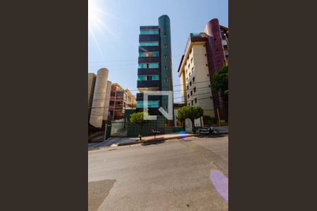 Apartamento para alugar com 280m², 4 quartos e 4 vagas Apartamento para alugar com 280m², 4 quartos e 4 vagasFachada