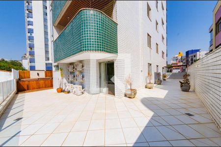 Apartamento para alugar com 280m², 4 quartos e 4 vagas Apartamento para alugar com 280m², 4 quartos e 4 vagasÁrea privativa