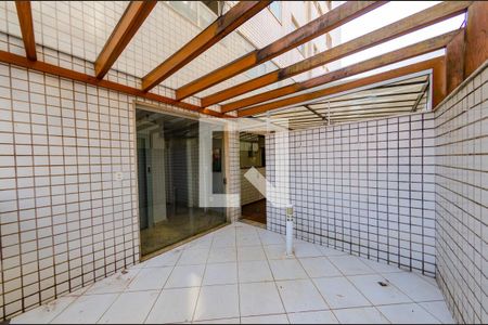 Apartamento para alugar com 280m², 4 quartos e 4 vagas Apartamento para alugar com 280m², 4 quartos e 4 vagasÁrea privativa