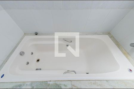 Apartamento para alugar com 280m², 4 quartos e 4 vagas Apartamento para alugar com 280m², 4 quartos e 4 vagasBanheiro suíte 2