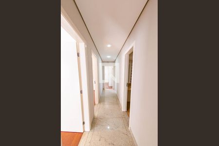 Apartamento para alugar com 280m², 4 quartos e 4 vagas Apartamento para alugar com 280m², 4 quartos e 4 vagasCorredor