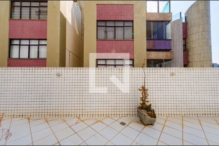 Apartamento para alugar com 280m², 4 quartos e 4 vagas Apartamento para alugar com 280m², 4 quartos e 4 vagasVista