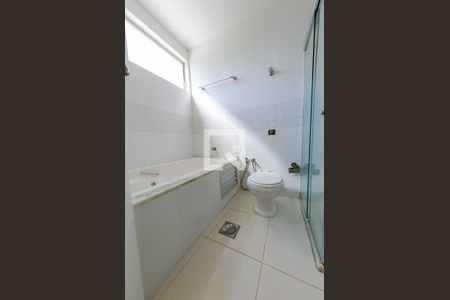 Apartamento para alugar com 280m², 4 quartos e 4 vagas Apartamento para alugar com 280m², 4 quartos e 4 vagasBanheiro suíte 2