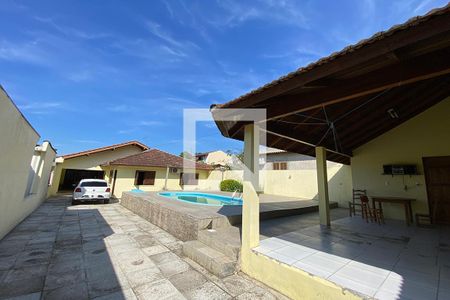 Casa à venda com 210m², 3 quartos e 2 vagasÁrea Externa