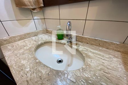 Casa à venda com 210m², 3 quartos e 2 vagasBanheiro 1