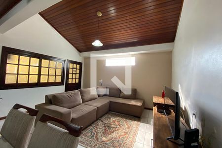 Sala de casa à venda com 3 quartos, 210m² em Scharlau, São Leopoldo