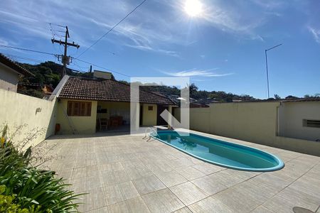 Casa à venda com 210m², 3 quartos e 2 vagasÁrea Externa