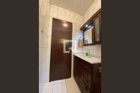 Casa à venda com 210m², 3 quartos e 2 vagasBanheiro 1