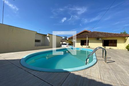 Casa à venda com 210m², 3 quartos e 2 vagasÁrea Externa