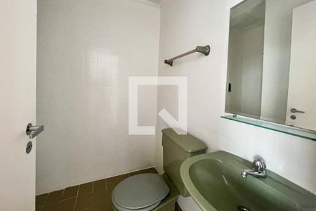 Banheiro de kitnet/studio para alugar com 1 quarto, 33m² em Vila Uberabinha, São Paulo