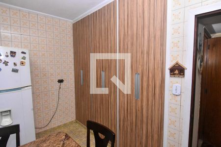 Casa à venda com 164m², 3 quartos e 3 vagas Casa à venda com 164m², 3 quartos e 3 vagasCozinha - Armários