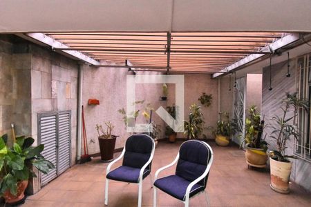 Casa à venda com 164m², 3 quartos e 3 vagas Casa à venda com 164m², 3 quartos e 3 vagasGaragem