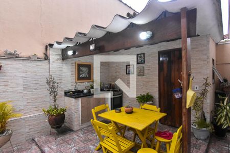 Casa à venda com 164m², 3 quartos e 3 vagas Casa à venda com 164m², 3 quartos e 3 vagasQuintal