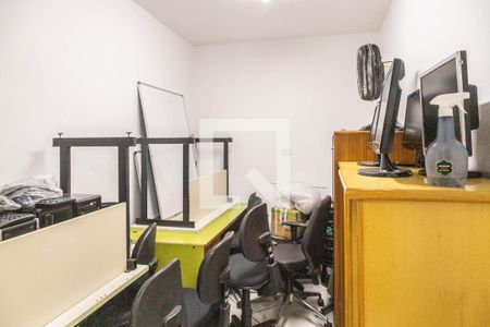 Casa à venda com 268m², 3 quartos e 6 vagasEscritório