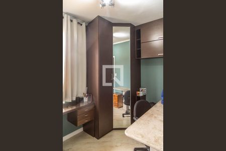 Casa à venda com 268m², 3 quartos e 6 vagasQuarto 2