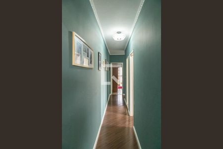 Casa à venda com 268m², 3 quartos e 6 vagasCorredor