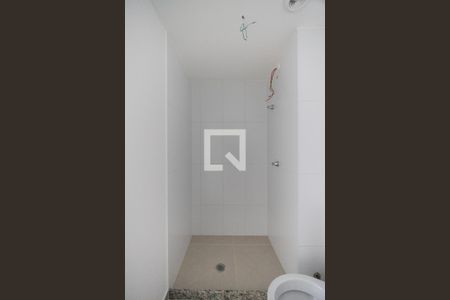 Banheiro de apartamento para alugar com 1 quarto, 27m² em Pinheiros, São Paulo