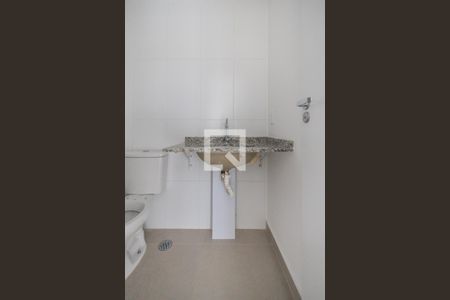 Banheiro de apartamento para alugar com 1 quarto, 27m² em Pinheiros, São Paulo