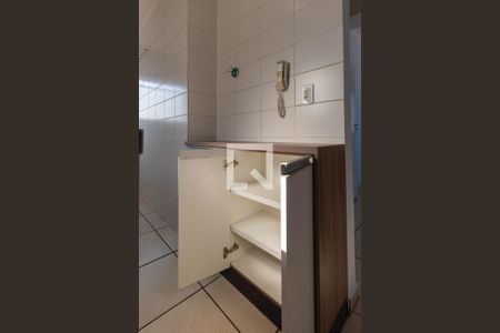 Apartamento para alugar com 45m², 2 quartos e 1 vaga Apartamento para alugar com 45m², 2 quartos e 1 vagaCozinha - Armários