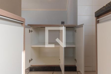 Apartamento para alugar com 45m², 2 quartos e 1 vaga Apartamento para alugar com 45m², 2 quartos e 1 vagaCozinha - Armários